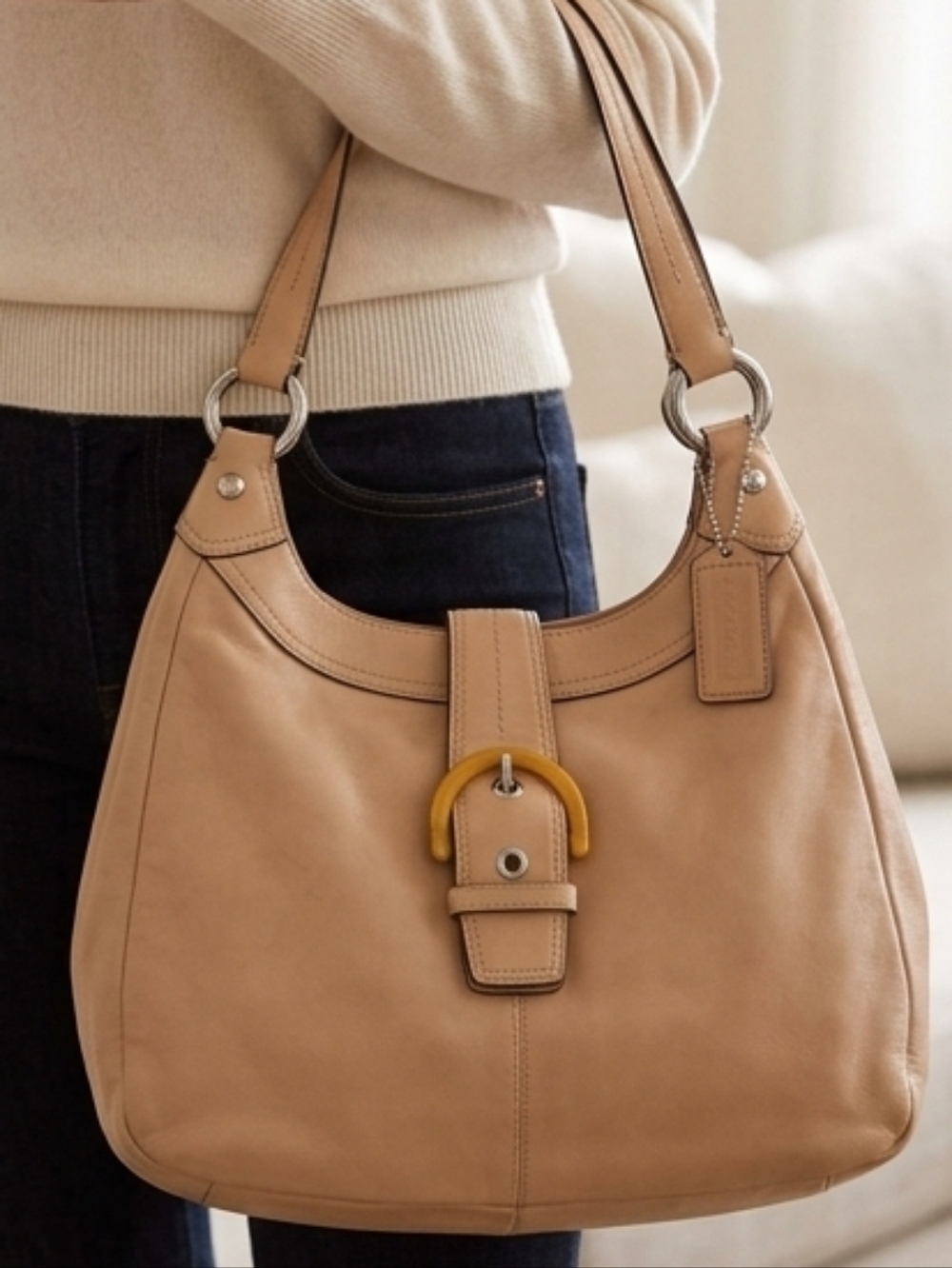 COACH Womenโs Soft Leather Shoulder Bag in Light Pink - Picture 1 of 12
